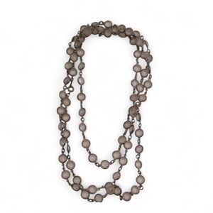 Elegant Cream Necklace Vintage